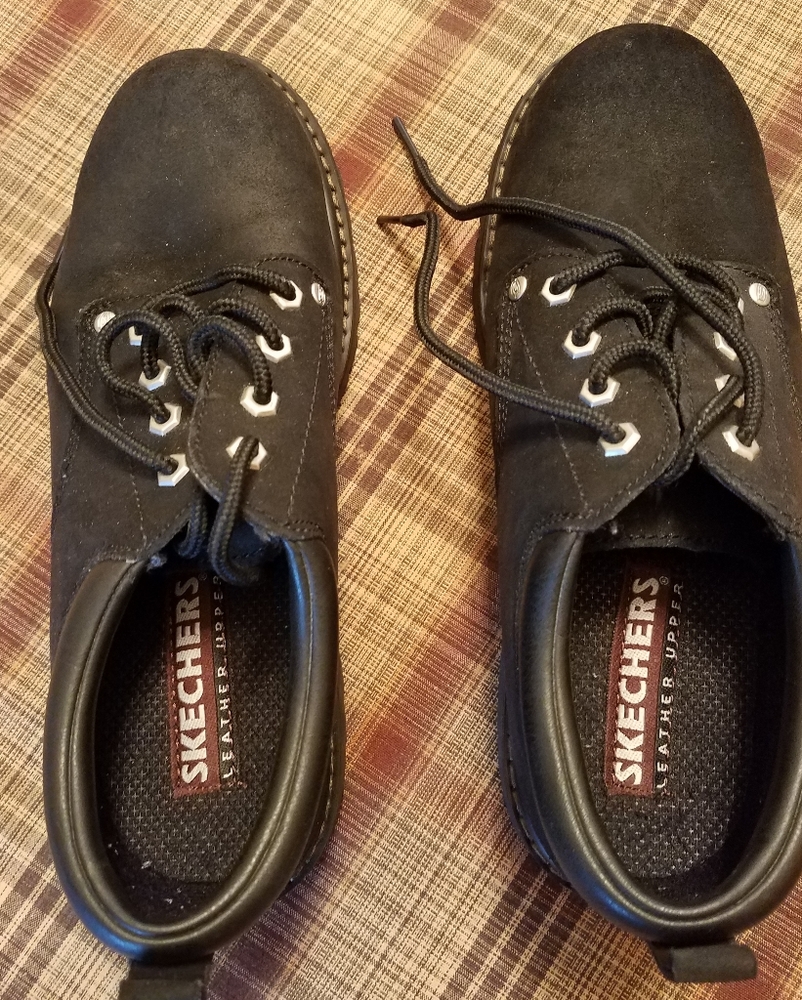 Skechers 7111 oxford style, black suede leather upper, size 8 1/2 mens